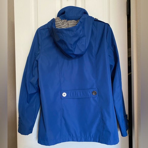 Like new Weatherproof rain jacket - Picture 2 of 7